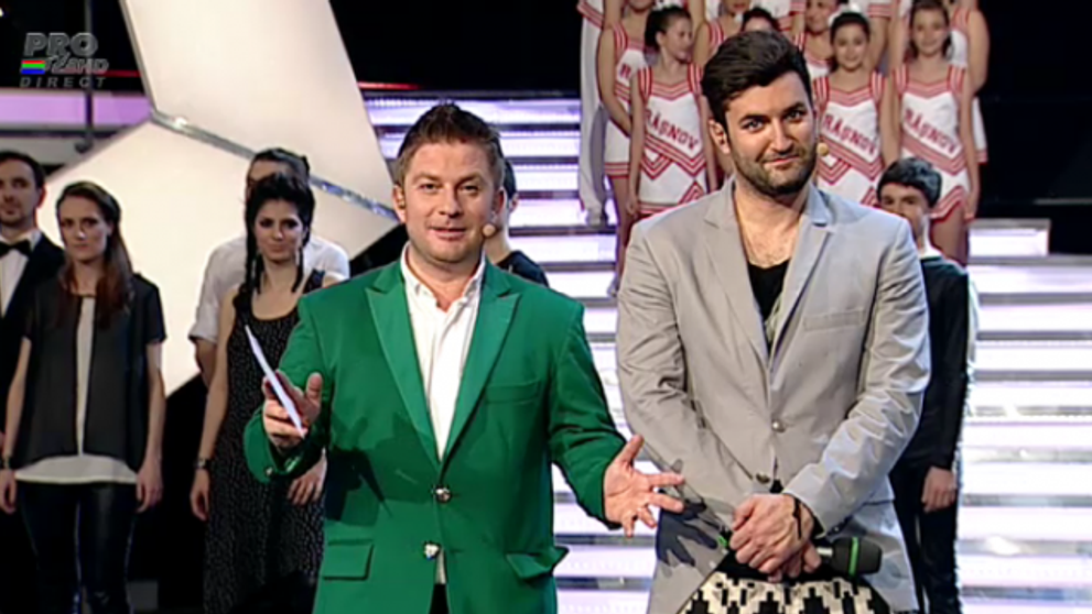 Smiley si Pavel Bartos, intr-o ipostaza care a facut deliciul femeilor. Si-au aratat muschii pe scena de la 