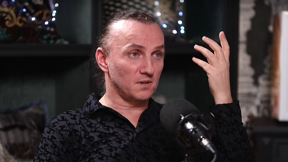„Închisă în baie, scos ochiul”. Mihai Trăistariu a recunoscut abia acum calvarul prin care a trecut din cauza tatălui violent. Artistul a fost martor la chinurile îndurate de mama lui