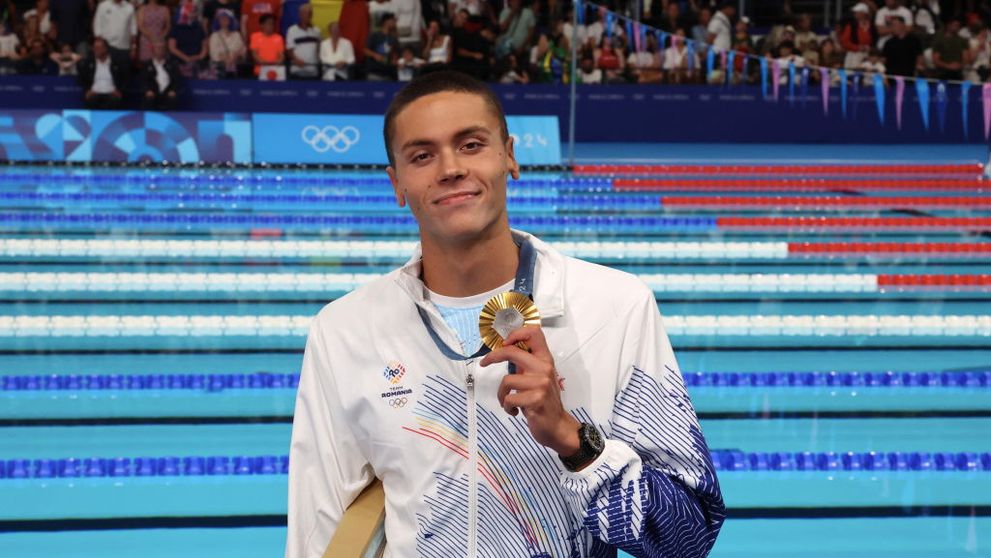David Popovici a fost amenințat. Campionul mondial a cerut ordin de protecție, vinovatul fiind dus la secție, în cătușe. Ce s-a întâmplat între sportiv și acuzat