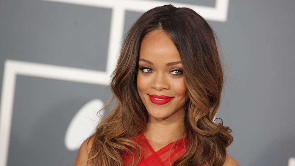 Rihanna, mai sexy ca niciodată! Cum s-a pozat cea mai bogată artistă din lume?