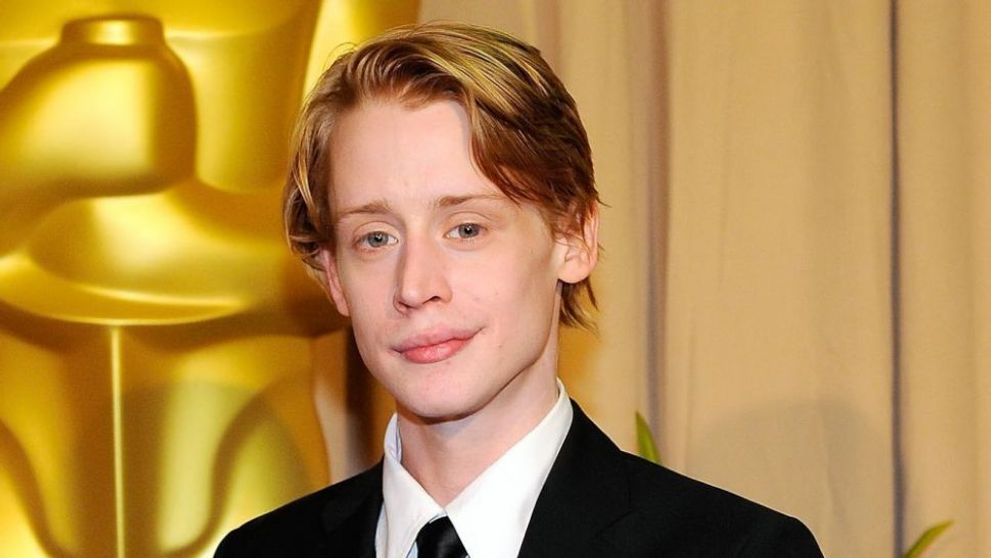 Imagine rara cu Macaulay Culkin. Cum s-a lasat pozat actorul la 25 de ani de la premiera filmului 
