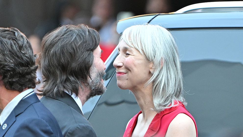 Keanu Reeves, nuntă în secret cu Alexandra? Detaliul care le-a atras atenția fanilor la cel mai recent eveniment la care cuplul a făcut paradă de gesturi tandre