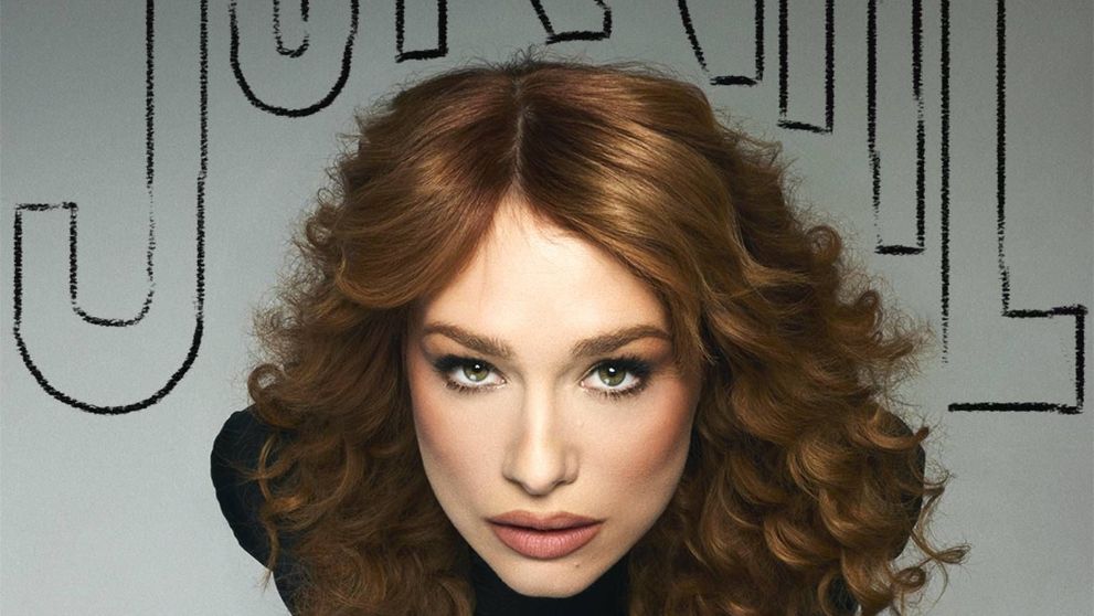„Sunt o carte deschisă cu picături de mister”. Feli lansează „Zână la lumina Lunii”, o piesă-poveste din albumul JURNAL, prin care își exprimă puterea creativă