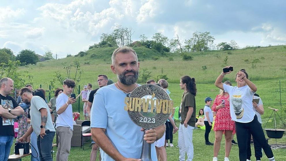Dan Ursa a dat o petrecere în aer liber pentru a sărbători victoria de la Survivor 2023. Ștefania Stănilă și Andrei Krișan i-au fost alături