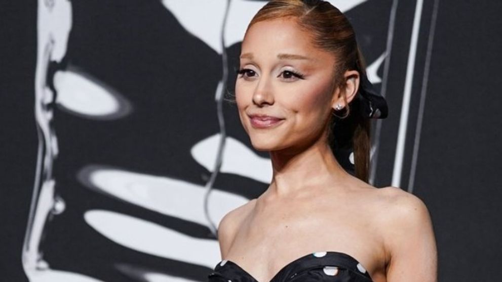 Ariana Grande, primul loc pe lista celor mai prost îmbrăcate vedete de la MTV VMA 2025! Cum a apărut pe covorul roșu FOTO