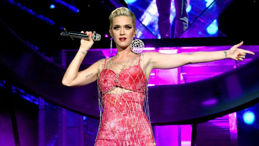 VIDEO Katy Perry a cântat în baie și s-a filmat cu telefonul. „Eu și trupa facem cele mai ciudate chestii”