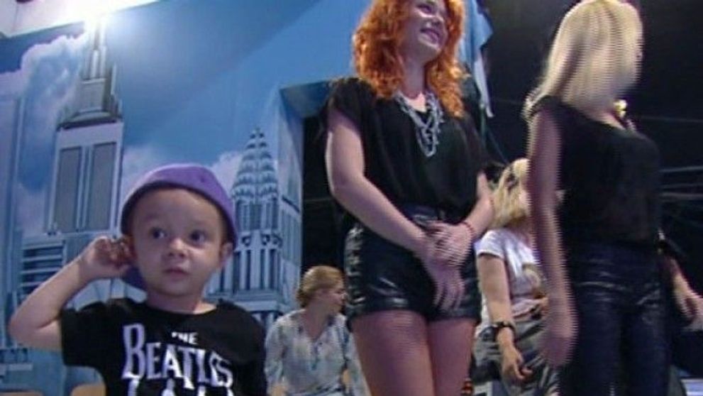 Sunt aproape identici! Imaginea in care David pare copia in miniatura a lui Catalin Maruta