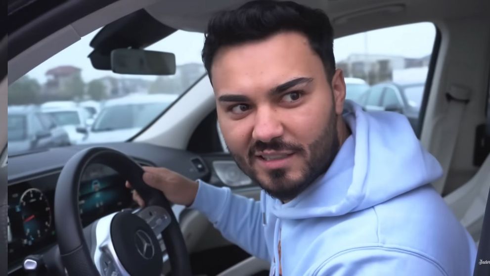 Jador și-a cumpărat mașină nouă! Imagini cu bolidul manelistului: Cât l-a costat