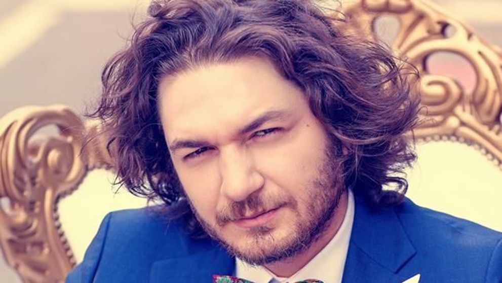 O sa fii de acord cu el. Chef Florin Dumitrescu explica pentru prima data de ce juratii arunca farfuriile concurentilor pe jos: 