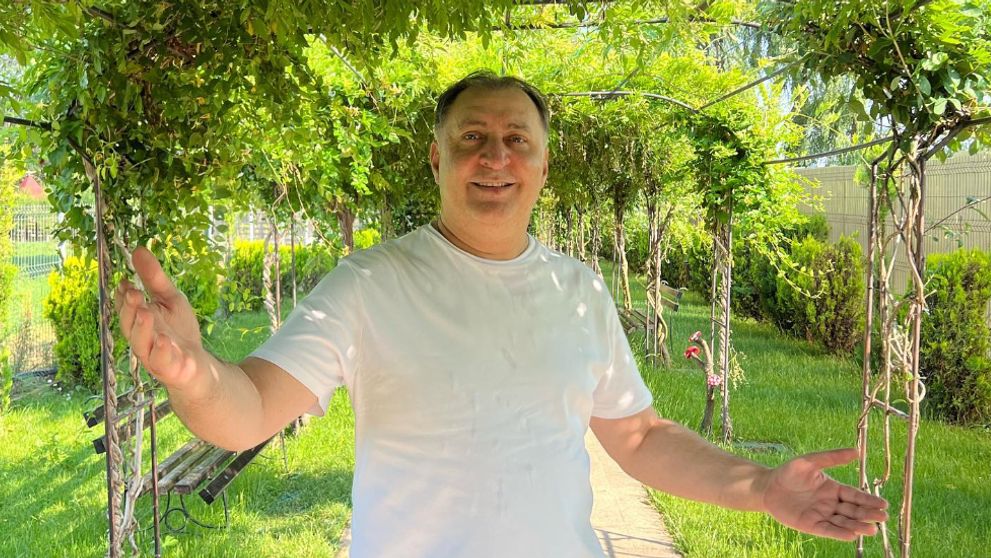 Vali Vijelie face bani fără număr din imobiliare. Artistul nu știe câte apartamente are, dar proprietățile îi rotunjesc veniturile considerabil: „Am destule”