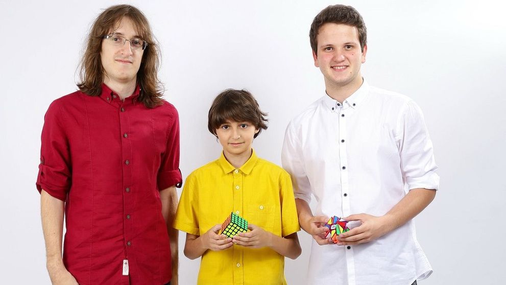 Au rezolvat cuburile Rubik in timp record. Ce s-a intamplat la final l-a lasat pe Andi Moisescu fara cuvinte - VIDEO