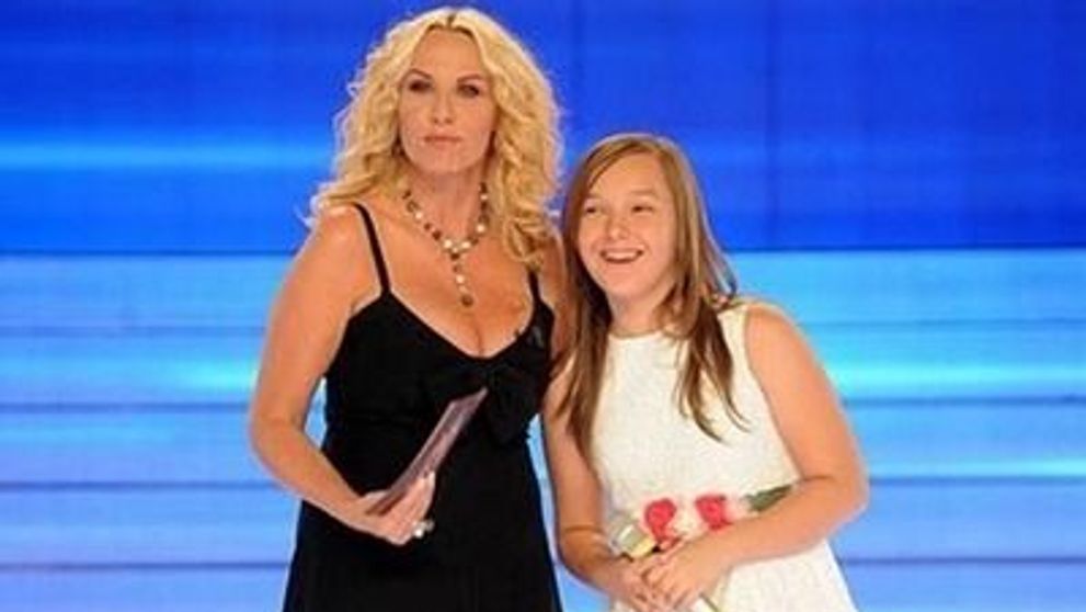 Madalina, fetita care a cucerit Italia cu vocea ei: N-o sa sa cant niciodata la nunti! VIDEO