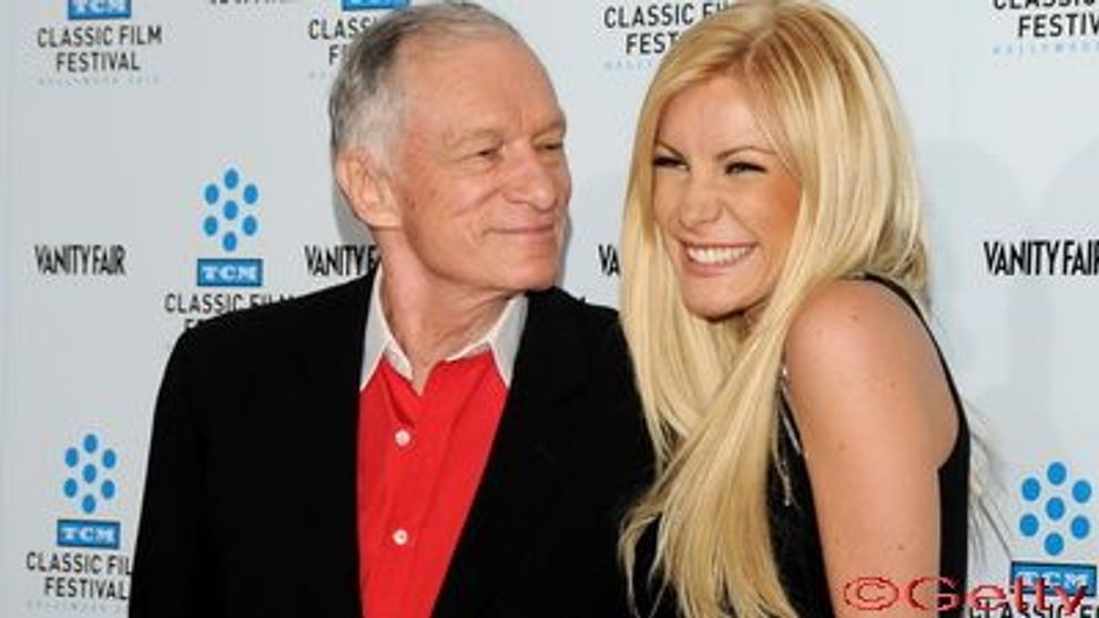 Hugh Hefner se insoara fara contract prenuptial cu iepurasul Crystal