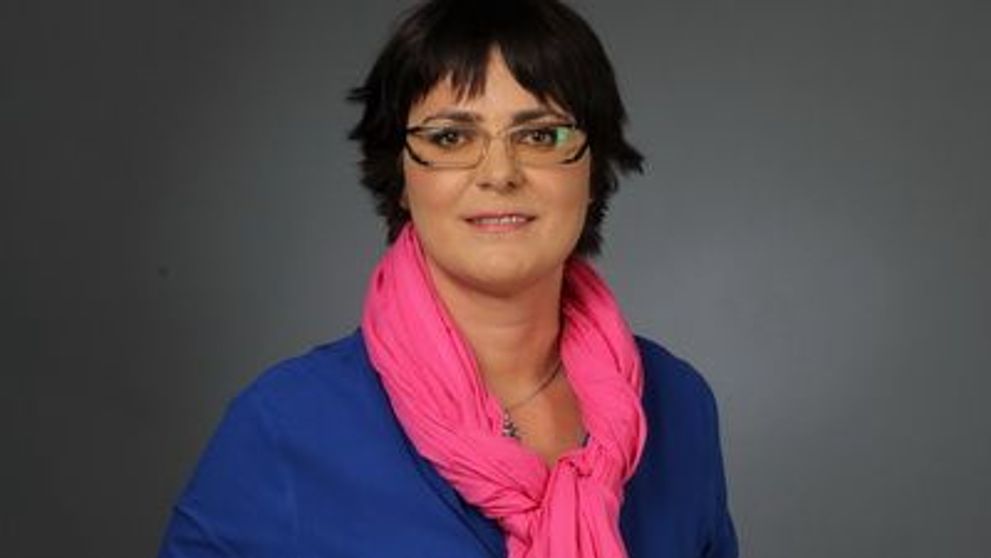 O noua afacere infloreste in Romania: aflarea viitorului prin deschiderea Evangheliei