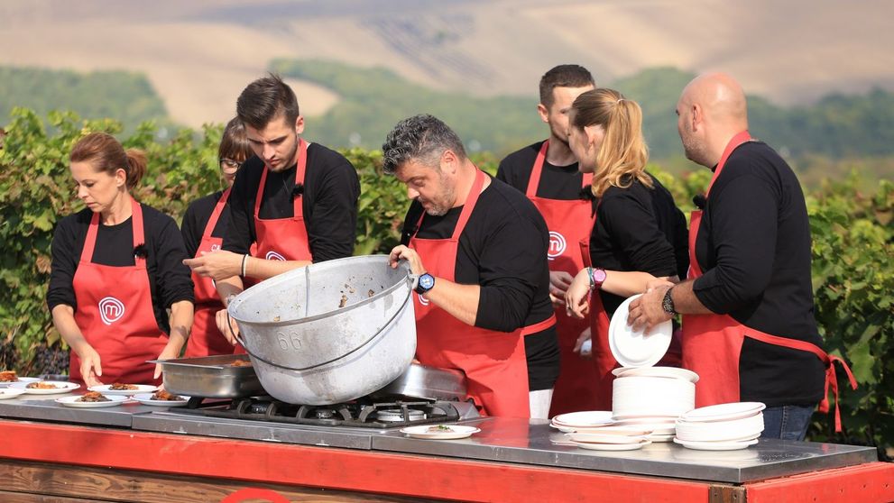 Juratii MasterChef au trecut la actiune si au preluat conducerea echipelor