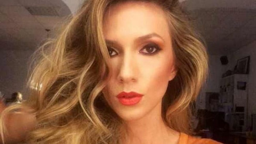 Imaginile neretusate pe care Adela Popescu le-a tinut ascunse pana acum. Cum arata vedeta atunci cand nu apeleaza la Photoshop sau filtre din Instagram