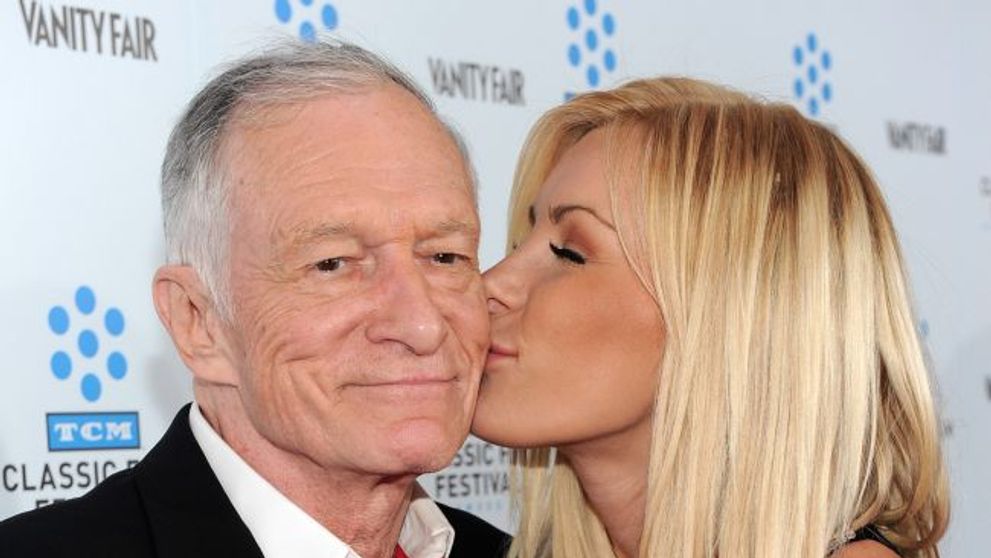Hugh Hefner, patronul Playboy s-a casatorit pentru a treia oara. Cat de sexy e noua lui sotie GALERIE FOTO