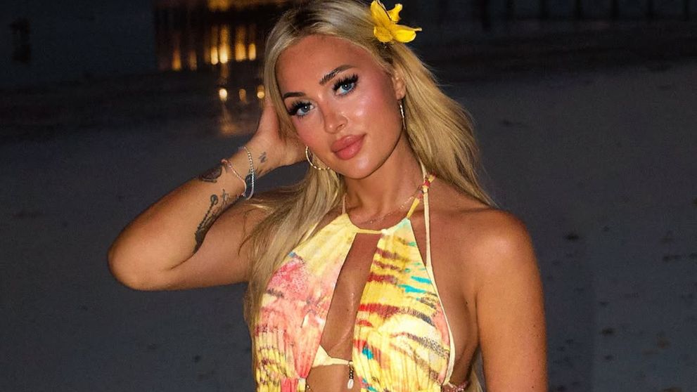 Raluca Zenga, spectaculoasă în costum de baie la 44 de ani. Cum își menține abdomenul tonifiat cu „pătrățele”, deși recunoaște: „Sunt o gurmandă înnăscută și venerez mâncarea”