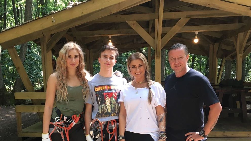 Anamaria Prodan Reghecampf este o mama fericita! A sarbatorit ziua lui Bebeto, dar si a fetei mijlocii, Sarah