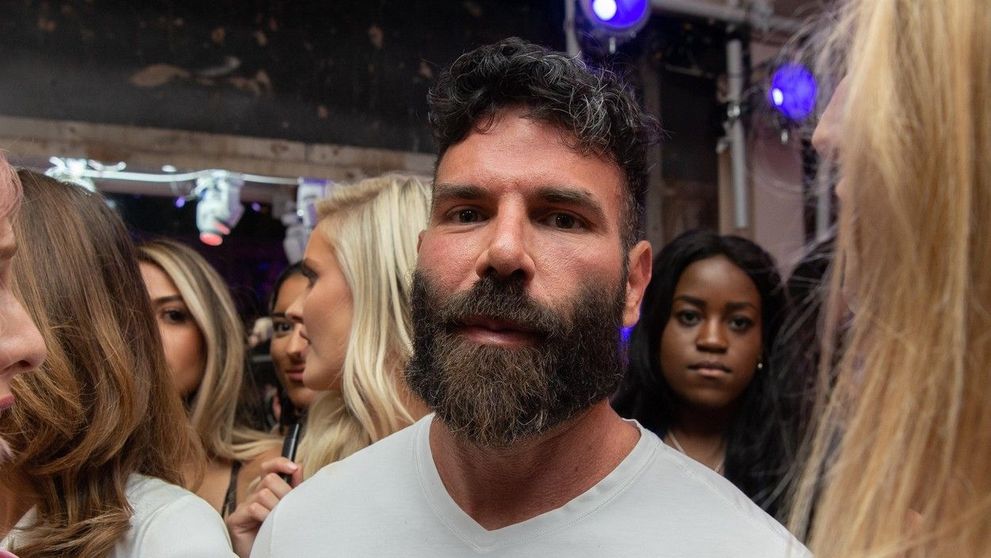 De nerecunoscut! Cum arăta milionarul Dan Bilzerian fără barbă