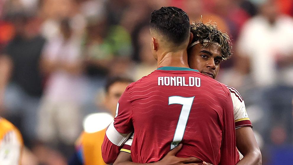 Sfârșitul unei ere. Cristiano Ronaldo a izbucnit în lacrimi, iar îmbrățișarea lui Lamine Yamal a devenit imaginea care a emoționat milioane de oameni