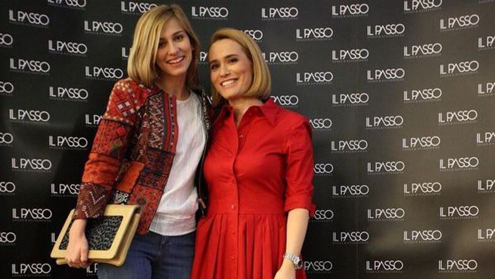 Cum ar fi aratat Andreea Esca si Dana Rogoz daca si-ar fi ales o profesie...la inaltime. Imaginea care merita mii de like-uri