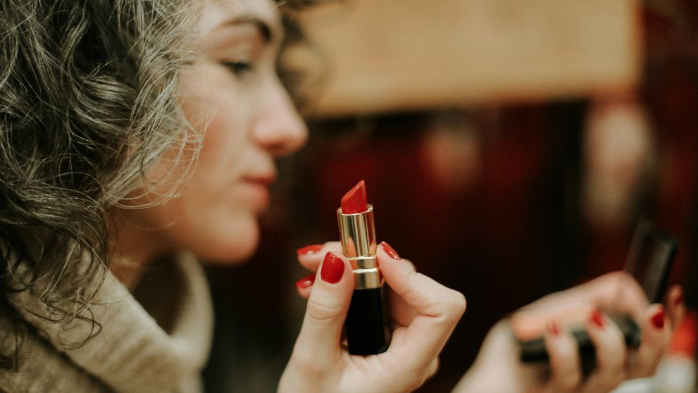 (P) Trucurile de beauty cu care economiseşti timp şi bani: descoperă-le mai jos