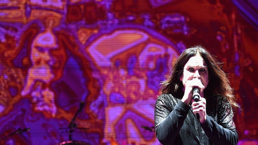Ozzy Osbourne a ajuns de nerecunoscut. Starul american s-a schimbat radical din cauza bolii de care suferă