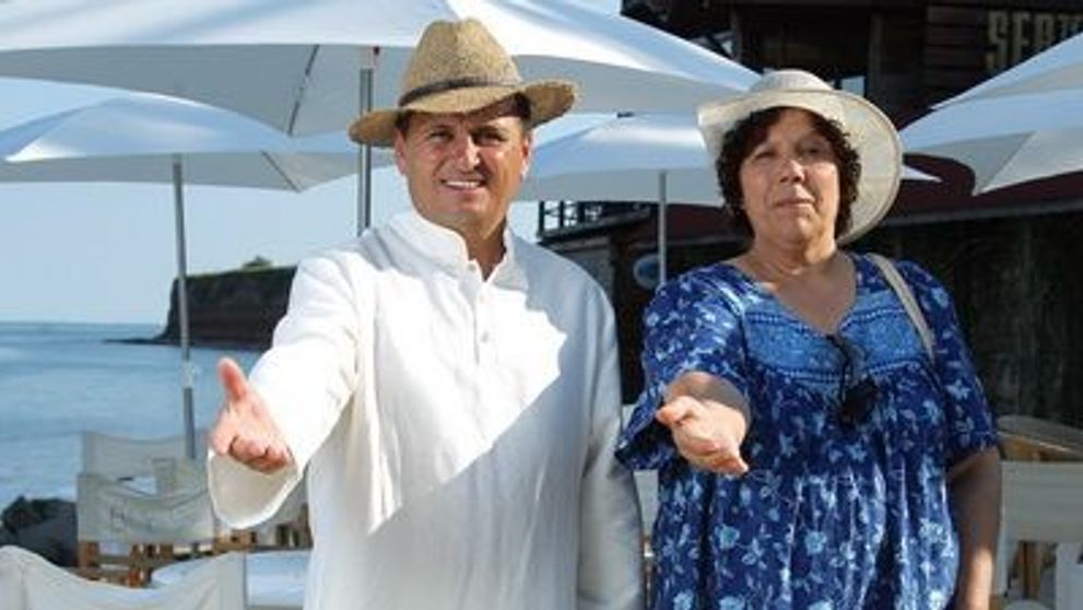 Nea Marin isi deschide bar si restaurant la 2 Mai, in noul sezon “Serviti, va rog!” Afla ce va face Liviu Varciu si doamna Bamboi!