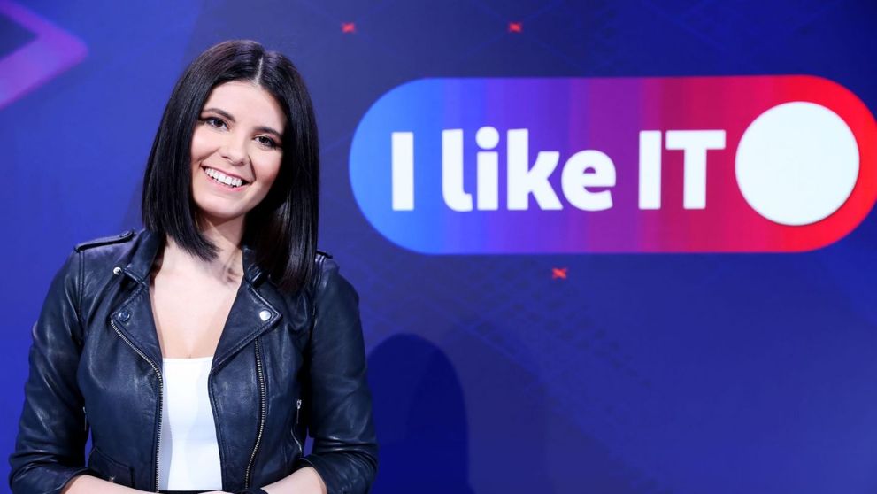 Interviu cu Iulia Ionescu, de la „iLike IT”: „Se întâmplă să stau 4-5 ore pe telefon într-o singură zi”
