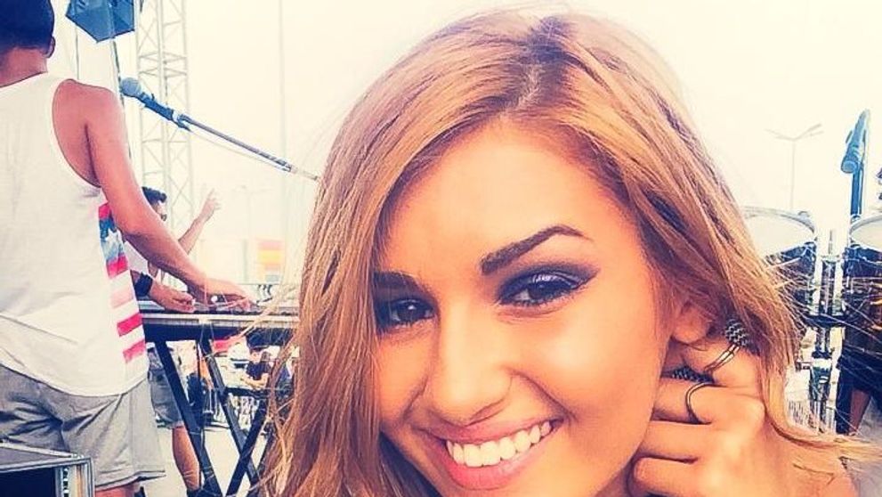 Decolteul cu care Alina Eremia i-a lasat pe toti fara cuvinte. Cum arata vedeta in cea mai sexy tinuta purtata pana acum