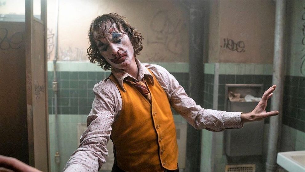 A râs în nas concurenței. Câți bani a făcut filmul JOKER în weekend-ul de debut pe marile ecrane