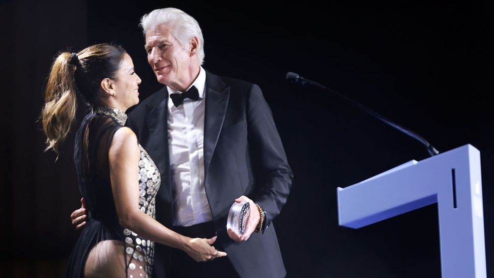 Anii trec, dar Eva Longoria e tot mai senzuală! Actrița de 49 de ani a întors toate privirile la Gala amfAR de la Veneția, într-o rochie transparentă: „Ai îmbătrânit ca vinul bun!”