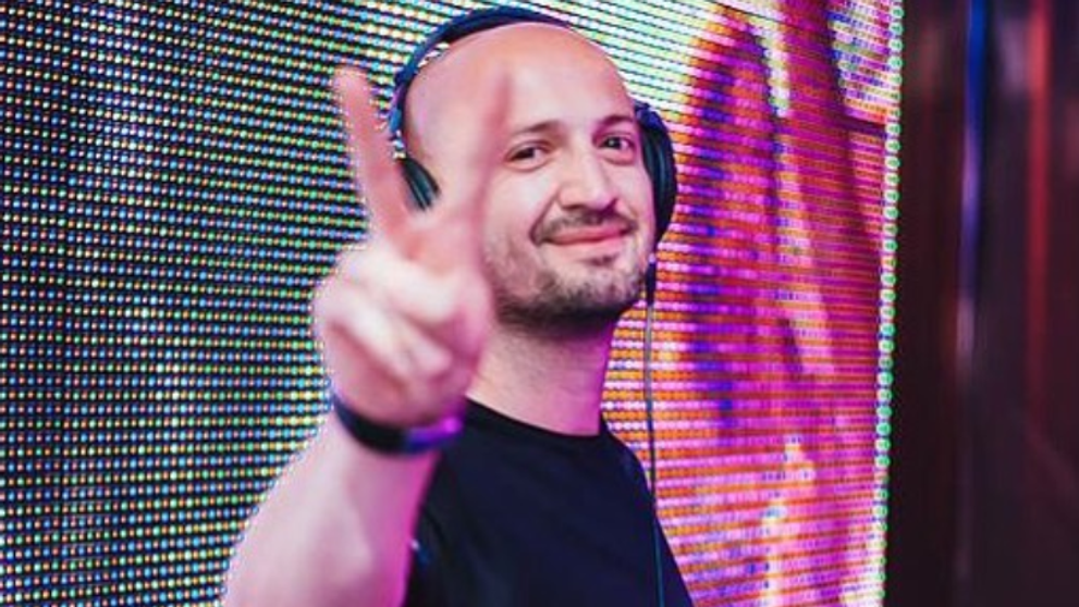 VIDEO Sasha Lopez ne învață o rețetă de clătite vegane
