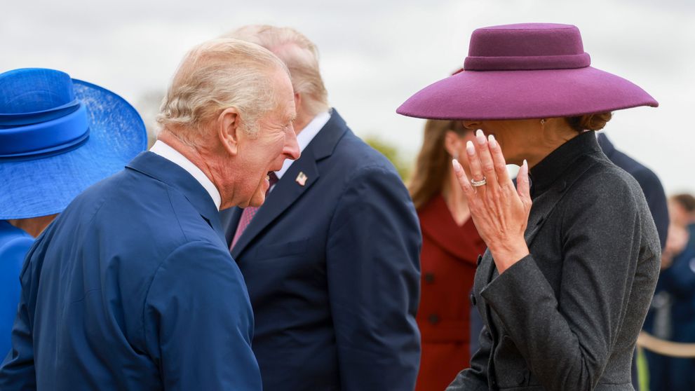 Melania Trump a uimit pe toată lume în vizita de la Windsor. Gestul neobișnuit pe care l-a făcut față de Regele Charles VIDEO
