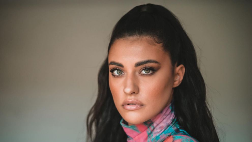 Antonia, poză extrem de sexy în izolare