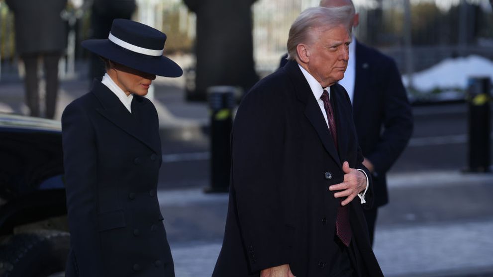 Melania Trump, într-o ținută sobră și elegantă în ziua învestirii lui Donald Trump la Casa Albă. Prima Doamnă nu a schițat niciun zâmbet