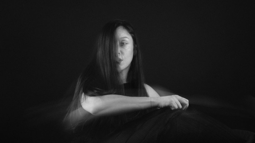 Călătorii în adâncul sufletului - EMAA și noul său album - ,,f r a t e l e. a b i s”