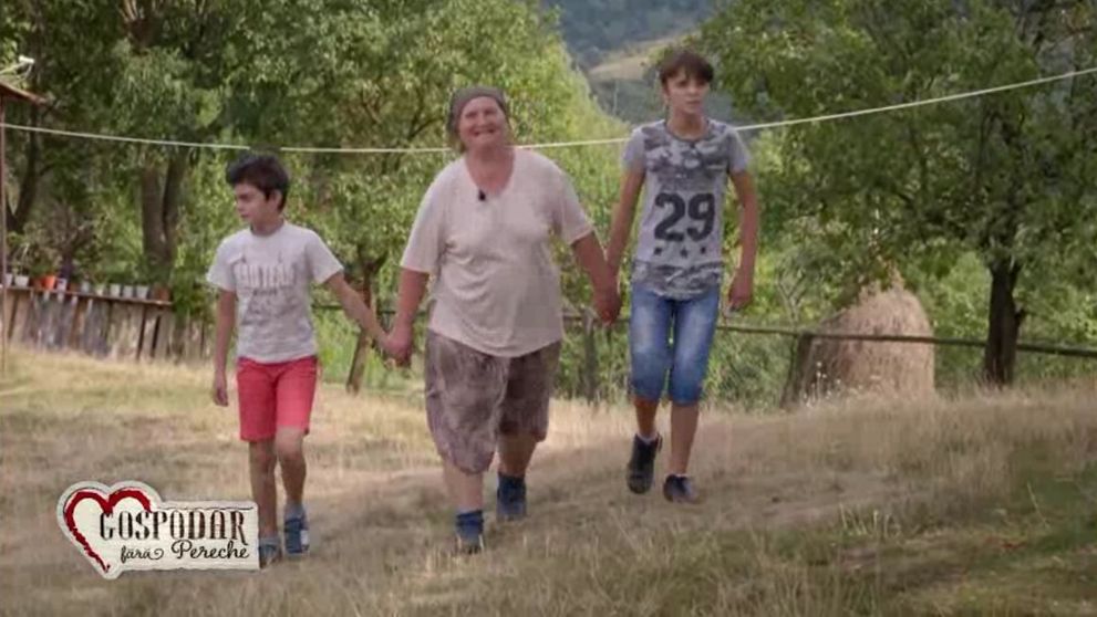 Copiii Marcelei au venit in vizita acasa la Marin