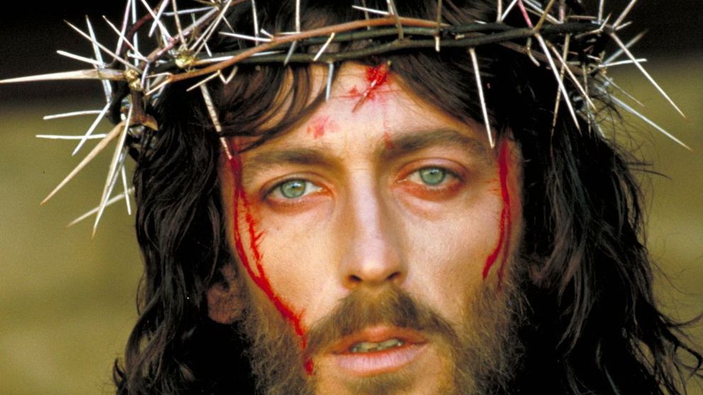 Cum arata acum actorul din Iisus din Nazaret. Robert Powell, la 45 de ani de la aparitia filmului lui Franco Zeffirelli