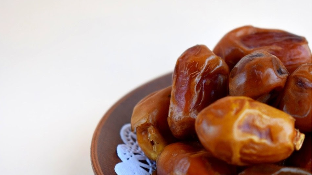 (P) 10 Beneficii Ale Curmalelor