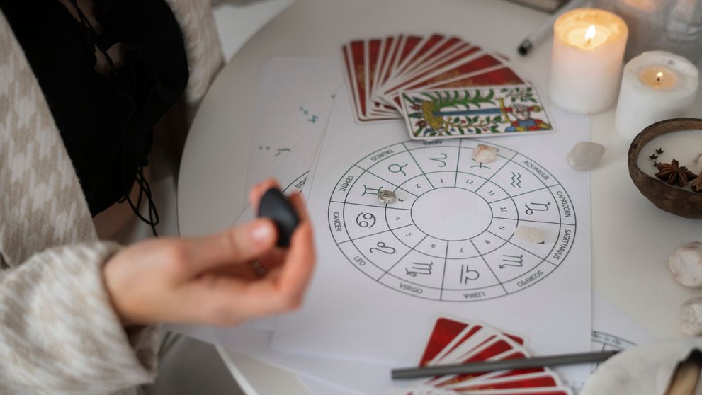 Horoscopul lunii. Ce spun cărțile de tarot despre fiecare zodie în mai