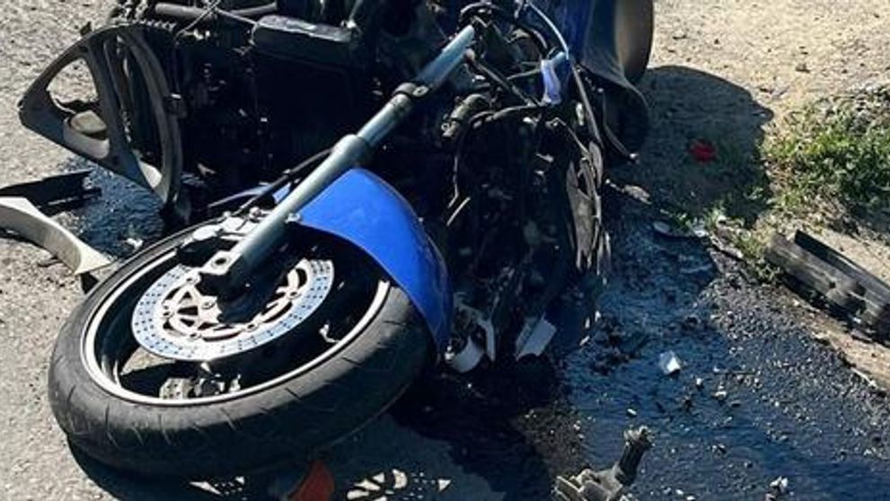 Accident soldat cu trei morți în Iași! Un politician AUR și iubita sa, aflați pe motocicletă, au spulberat un pieton și s-au izbit de un pod