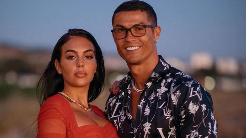Georgina Rodriguez, apariție incendiară pe Instagram. Iubita lui Cristiano Ronaldo s-a pozat într-un body din satin