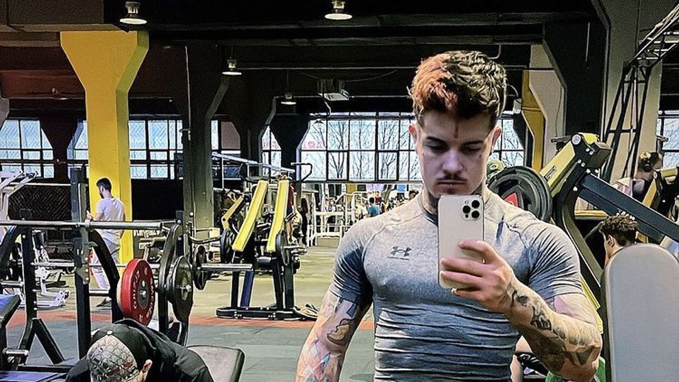 Zanni, prima reacție după ce pe net a apărut un clip interzis minorilor cu un tânăr care seamănă cu el