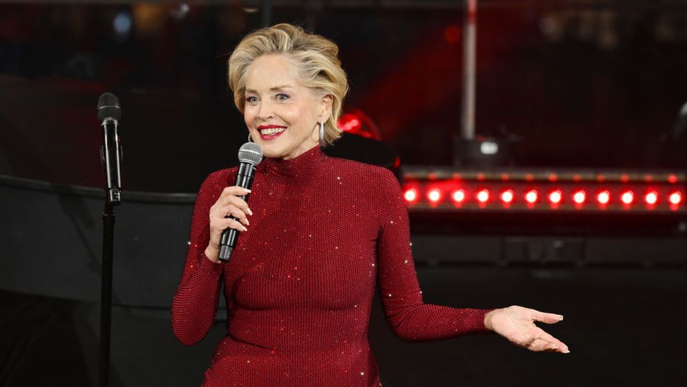 Sharon Stone, apariție senzațională pe coperta Vogue. La 67 de ani, actrița din „Basic Instinct” uimește cu frumusețea și eleganța ei naturală