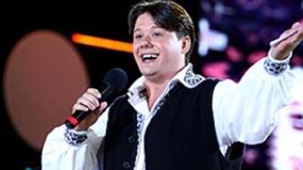 Paul Surugiu, alias Fuego, dă de înţeles că iubeşte din nou !