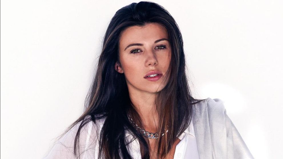 Românca celebră la Hollywood a divorțat de afaceristul francez cu 30 de ani mai mare decât ea. Mariajul lor a durat 10 ani și au un copil împreună. Ce ar fi dus la ruptura radicală: „Diferența de vârstă nu m-a deranjat până am devenit mamă”