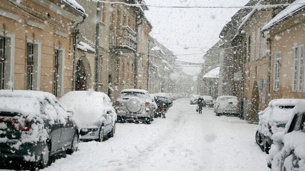 Când se oprește ninsoarea în România. ANM anunță strat de zăpadă de 30 cm. Până când ține codul galben de vreme rea
