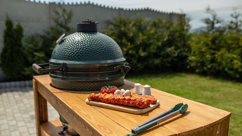 (P) Sărbătorește gustul rafinat al preparatelor gătite cu revoluționarul grătar Big Green Egg!